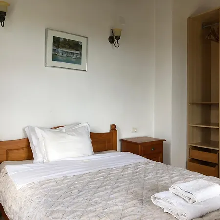 Vila Hikers Trail 5 & 6 *